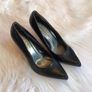 Gabriella Rocha Black Heel